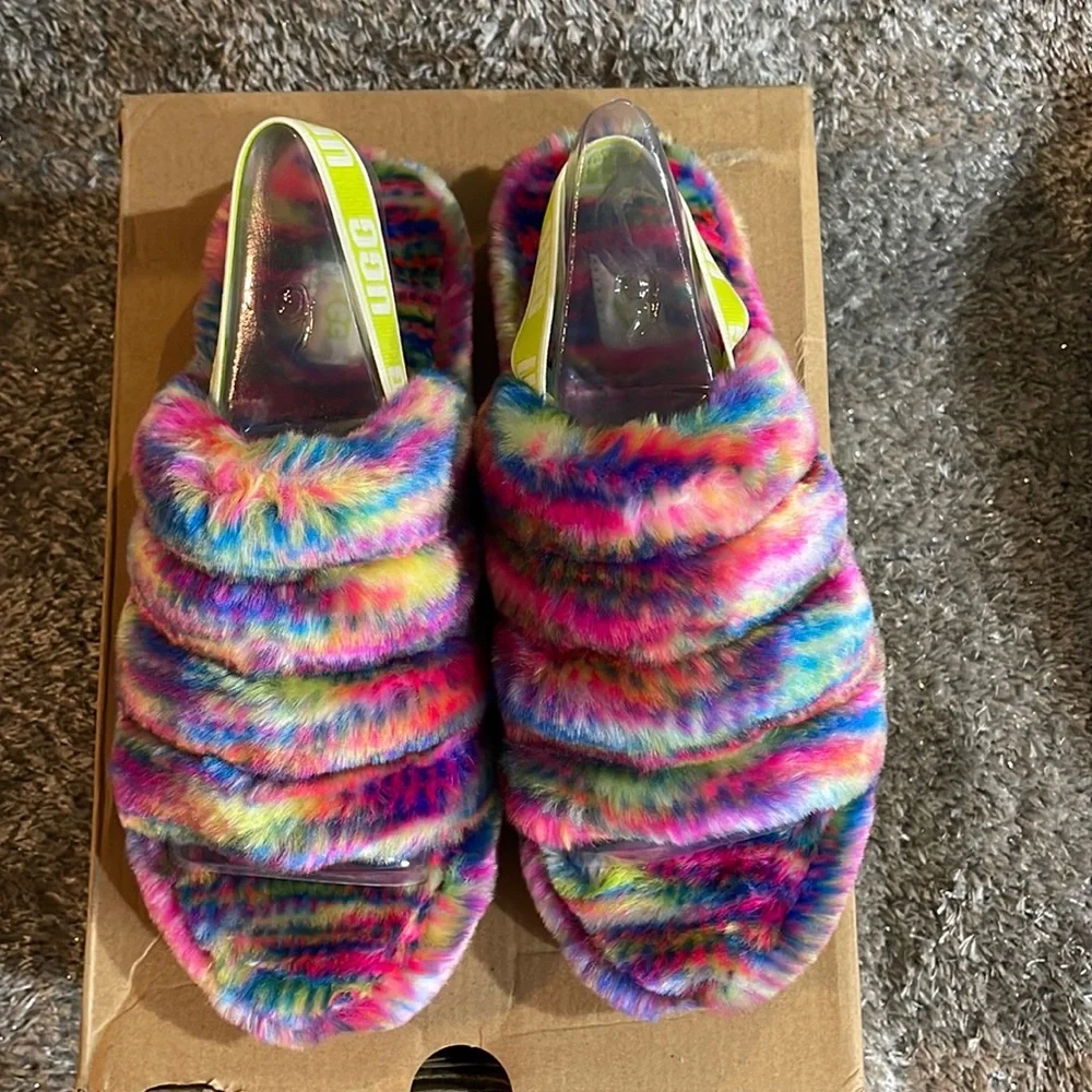 NWB UGG K Fluff Yeah Pixelate - Picture 3 of 10